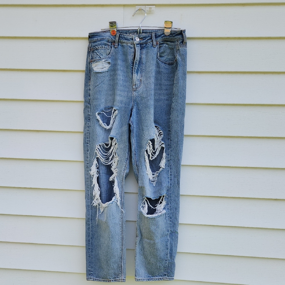 American Eagle Outfitters Light Blue Denim Highest Rise Mom Jeans